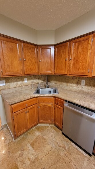 Building Photo - 213 69th St