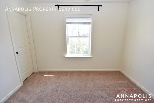 Building Photo - 917 St Martins Loop