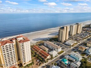 Building Photo - 1107 1st St S