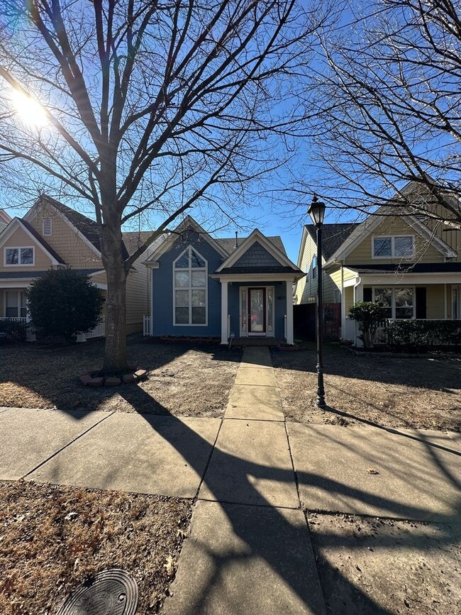 Building Photo - Move In Ready! Newly Refinished Floors! Upgraded Fixtures!