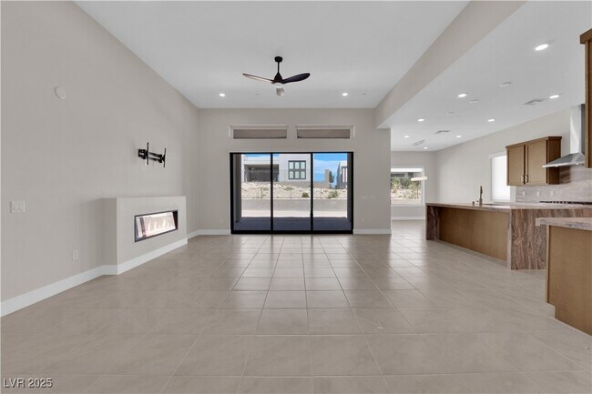 Building Photo - 11032 Rolling Vista Dr