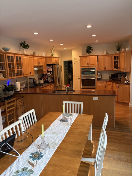 Kitchen - 10 Bartley Dr