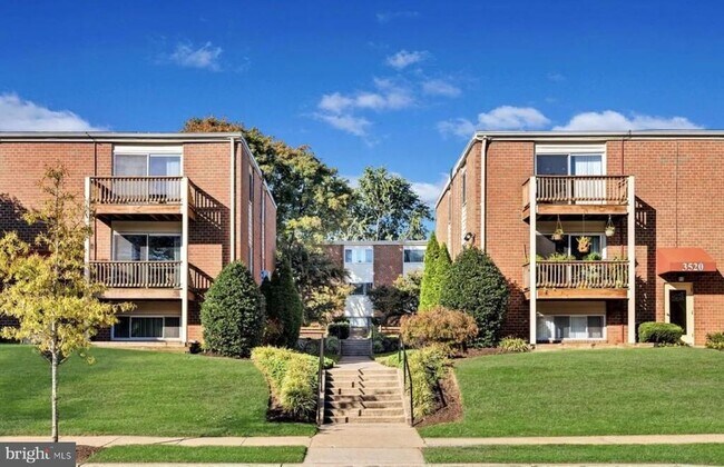 Building Photo - 3500 Beech Ave