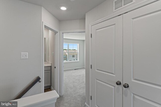 Building Photo - 51 Arsberg Dr
