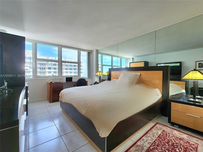 Building Photo - 2030 S Ocean Dr