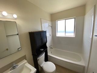 Building Photo - 1026 Washington Ave