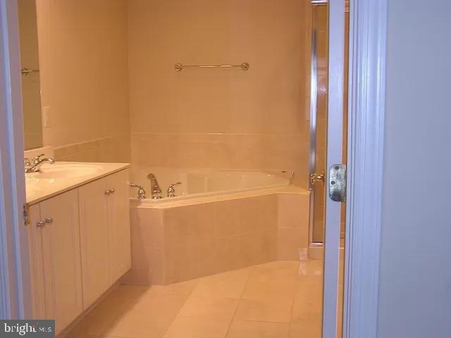Building Photo - 8849 Ashgrove House Ln