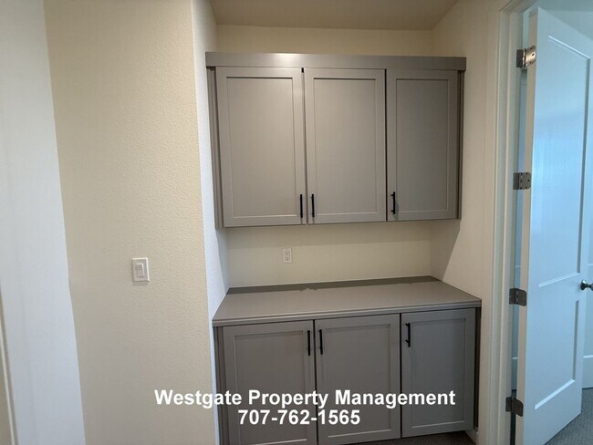 Building Photo - 209 Wellness Wy