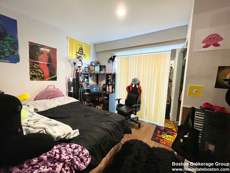 Building Photo - 150 Everett St