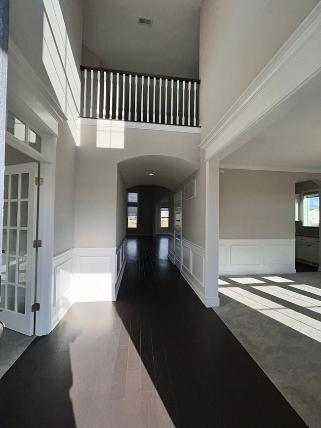 Building Photo - Home For Lease