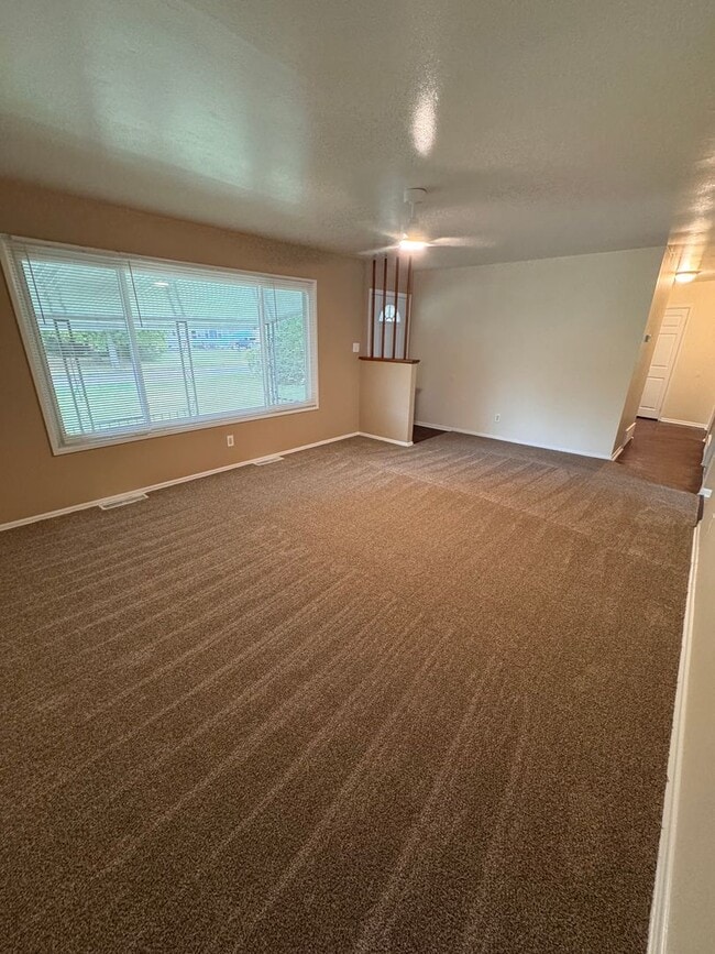 Building Photo - 3908 Staatz Dr