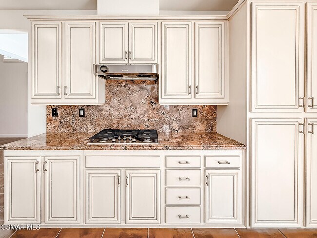 Building Photo - 4948 Via Coronado