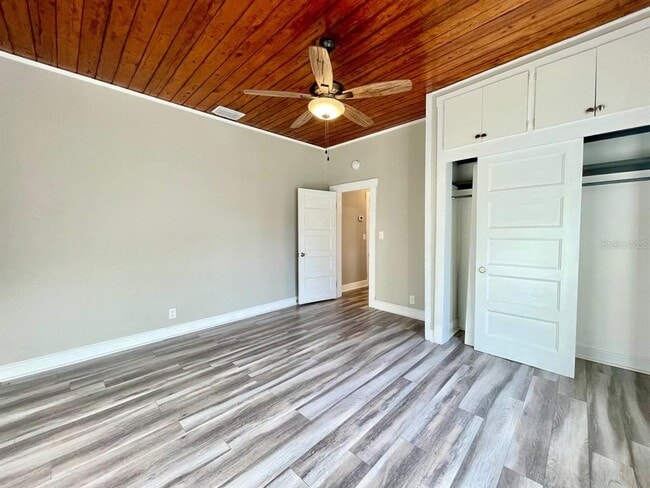 Building Photo - 3301 E 25th Ave