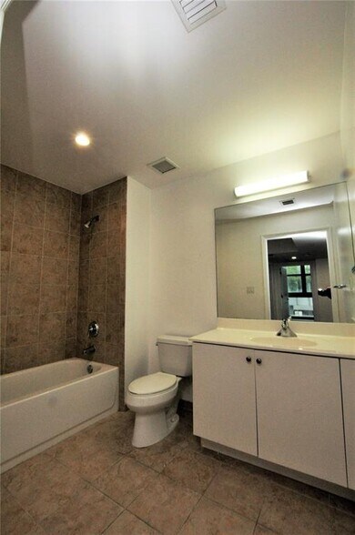 Building Photo - 101 E Flagler St