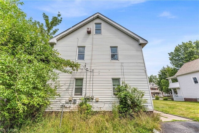 Building Photo - 3428 Altamont Ave