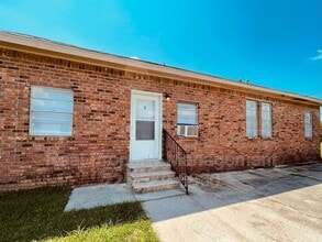 Building Photo - 38294 1494