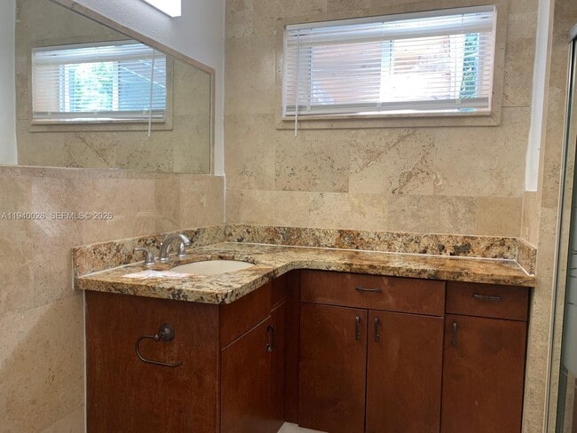 Building Photo - 17 Edmund Rd