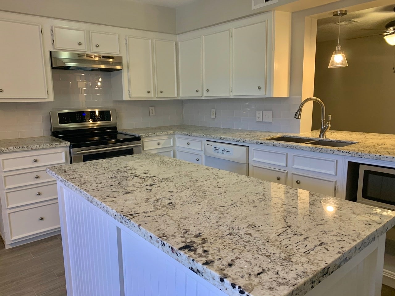 Kitchen - 3214 Continental Dr