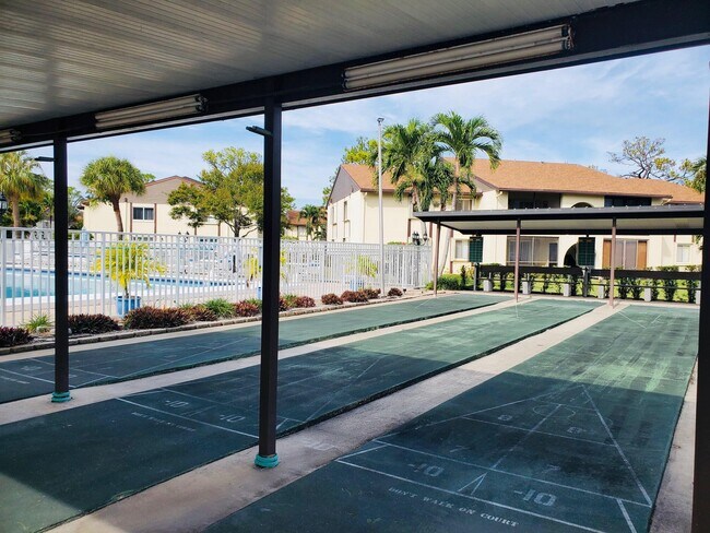 Building Photo - 3561 Pine Needle Dr