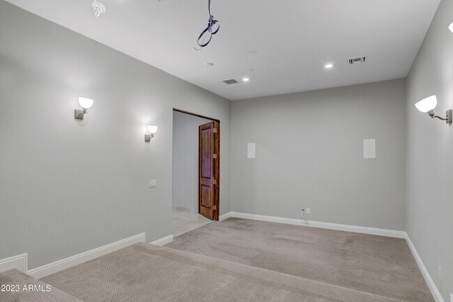 Building Photo - 8008 E Whistling Wind Way