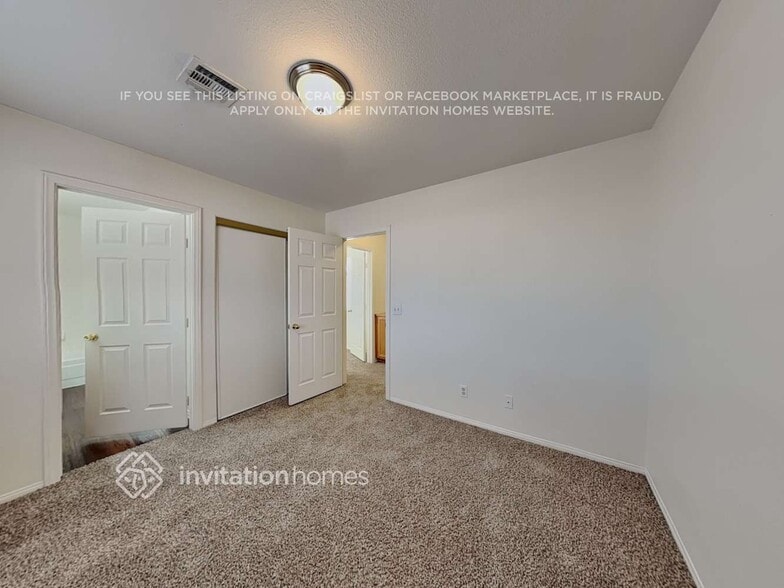 Building Photo - 8244 Bermuda Beach Dr