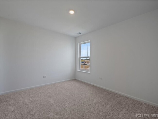 Building Photo - 25715 W Yorkshire Dr