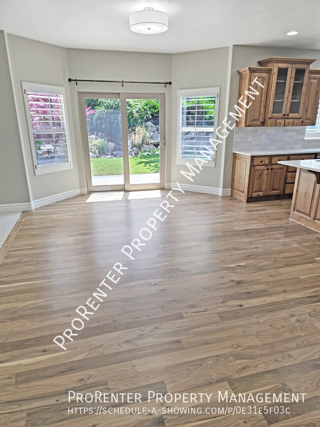 Building Photo - 843 Eaglepointe Dr