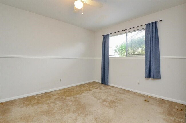 Building Photo - 15815 Boulder Oaks Dr
