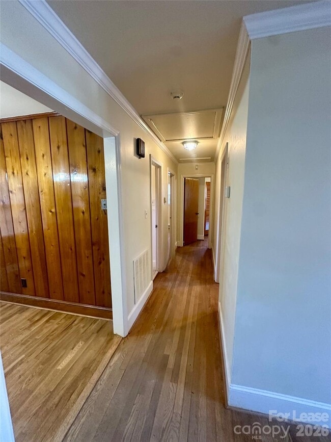 Building Photo - 4520 Holbrook Dr