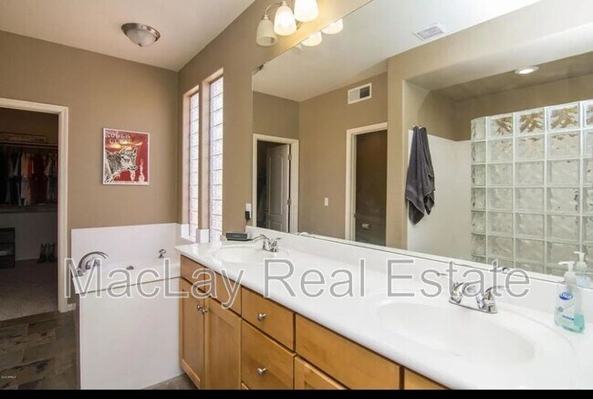 Building Photo - 2290 N 135th Dr