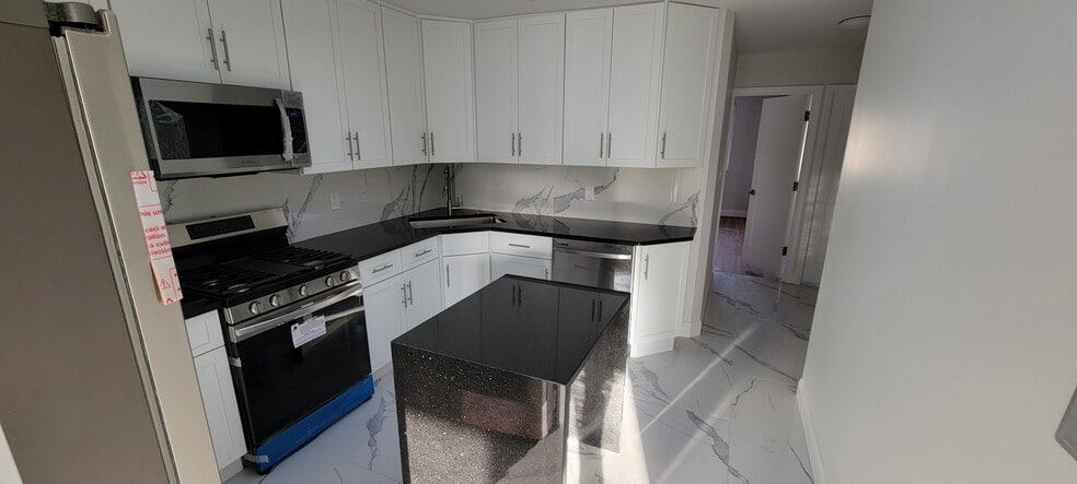 Kitchen 2 - 2345 E 1st St