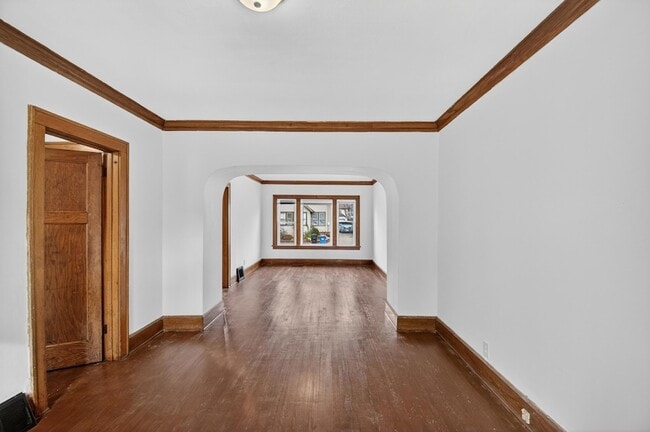 Building Photo - 1927 Harriet St