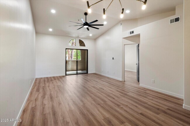 Building Photo - 9600 N 96th St