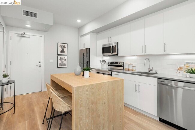 Building Photo - 260 Brooklyn Basin Wy