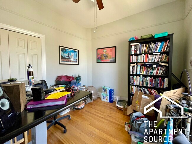 Building Photo - 3113 W Wilson Ave