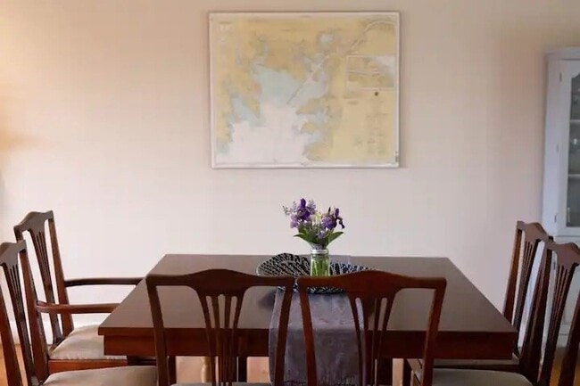 Building Photo - 110 Elgin Rd