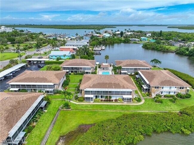 Building Photo - 330 Kon Tiki Dr