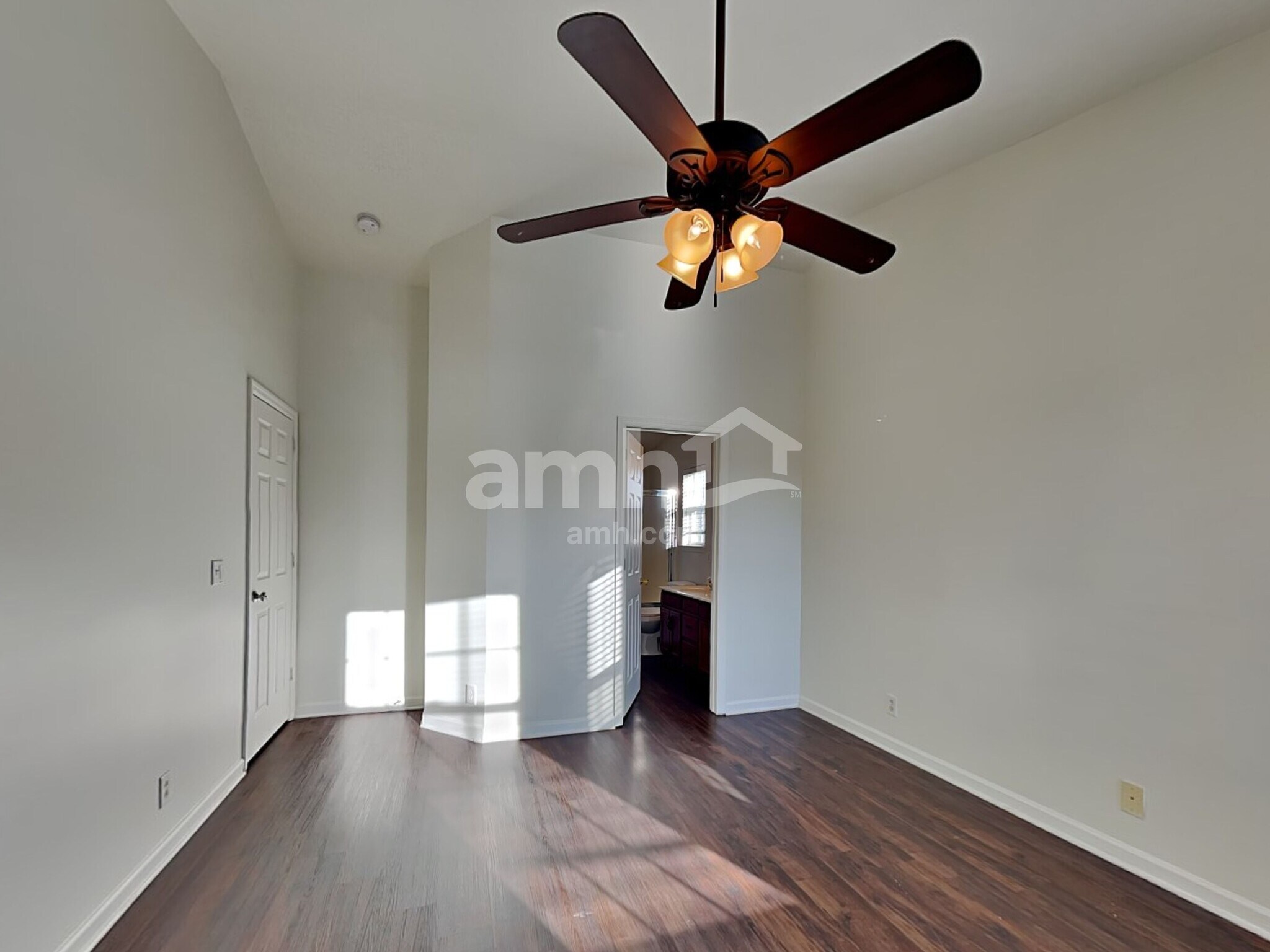 Building Photo - 2805 River Bend Dr