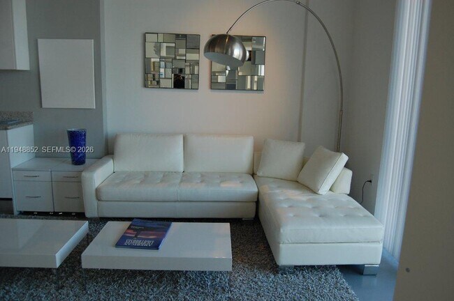 Building Photo - 2100 Van Buren St