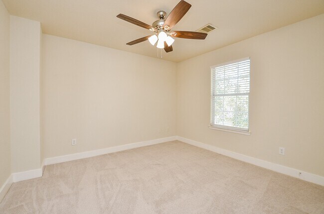 Building Photo - 3935 Federal Ln