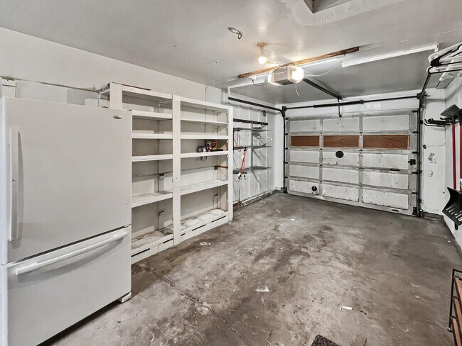 Building Photo - 3330 E 41st Ave