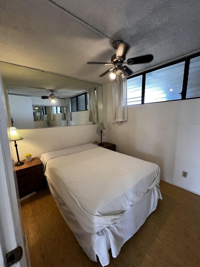 Building Photo - 2121 Ala Wai Blvd