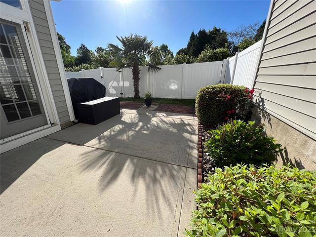 Building Photo - 4254 Piccadilly Ln