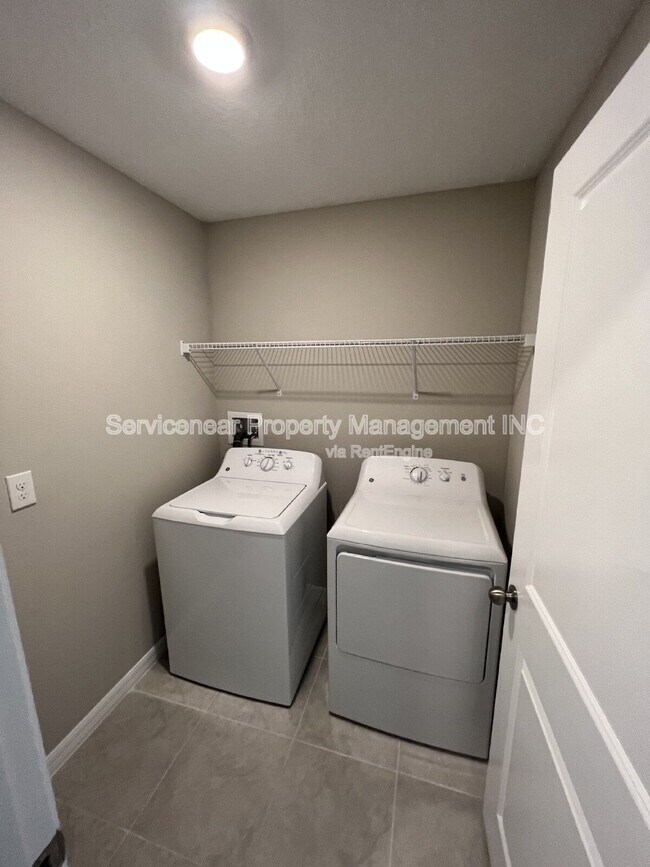 Building Photo - 12032 MIracle Mile Dr