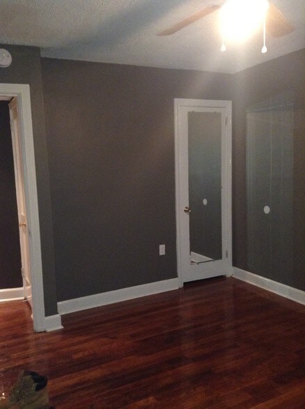 Building Photo - 241 E Township Line Rd