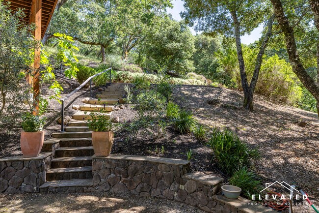 Building Photo - 9400 Chalk Hill Rd