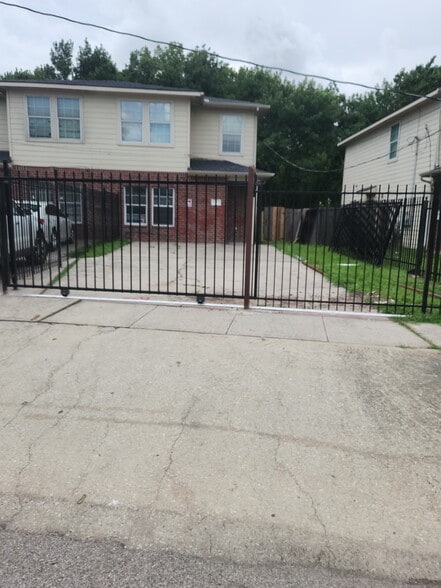 Primary Photo - 8130 Jutland Rd