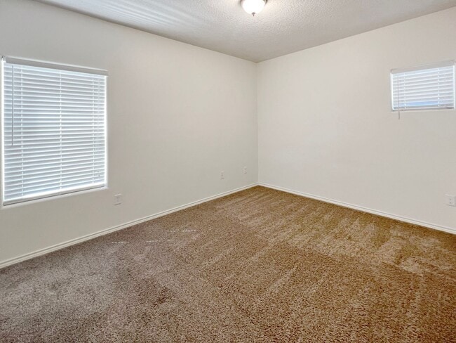 Building Photo - 2319-2331 N Desert Willow Ln