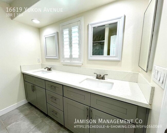 Building Photo - 16619 Yukon Ave