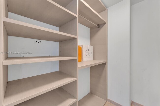 Building Photo - 88 SW 7th St